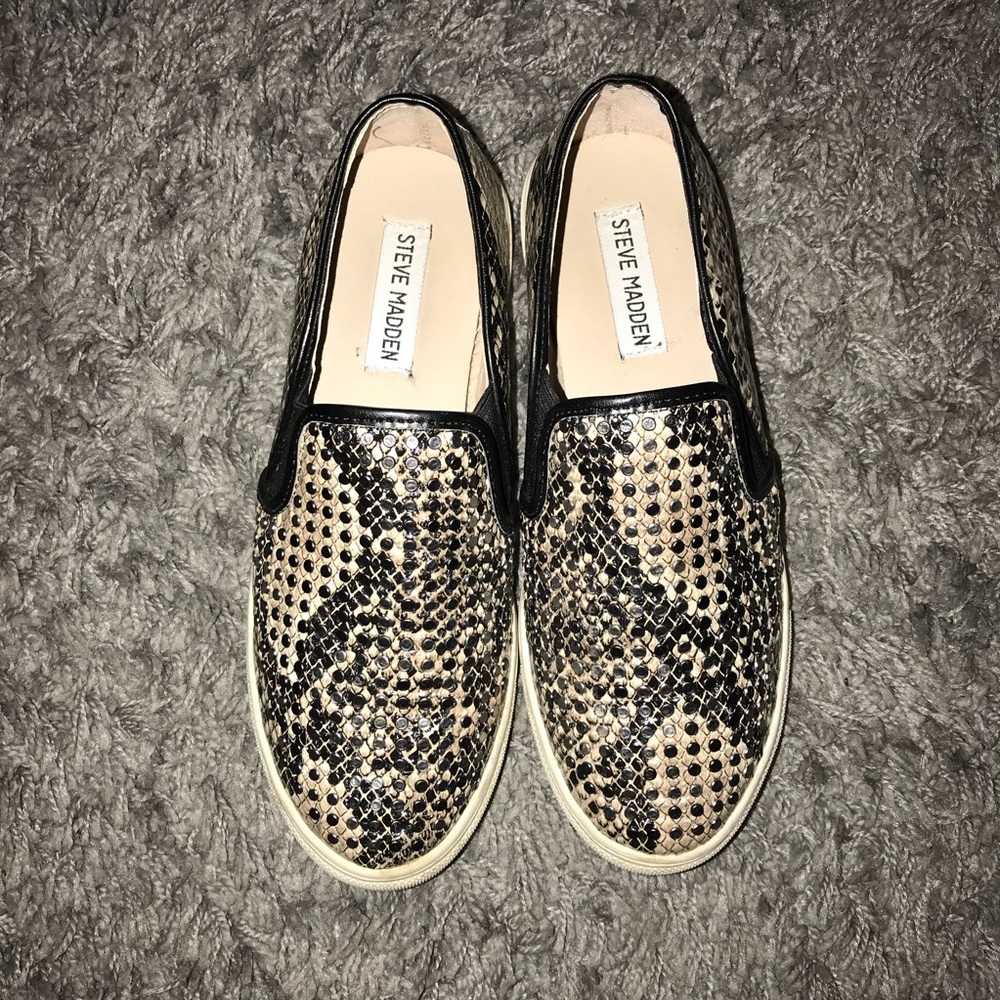 RARELY WORN steve madden sneakers